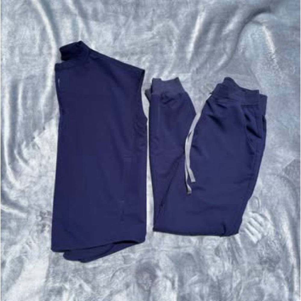 Figs Women's Navy Scrub Set
